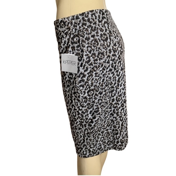 Kasper Size Medium Pull-On Cheetah Print Stretch Pencil Skirt. New With Tags - Picture 6 of 7